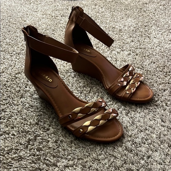 torrid Shoes - TORRID Brown Wedge Sandals with Gold Accents size 9.5W